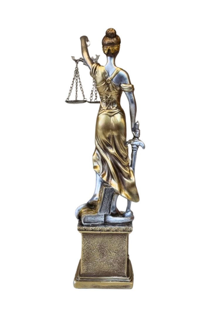 Dama da justica com relogio 3