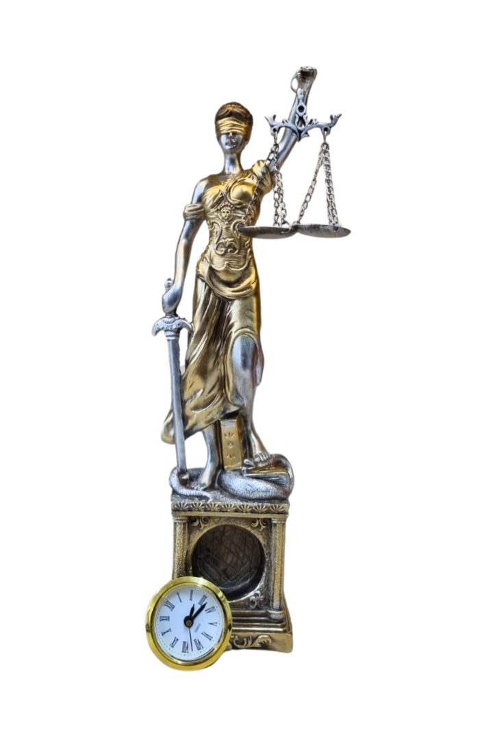 Dama da justica com relogio 4